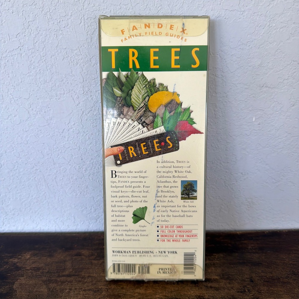 Fandex Family Field Guides 47 North American Trees Fan 10" Identification 1998 - Picture 2 of 3